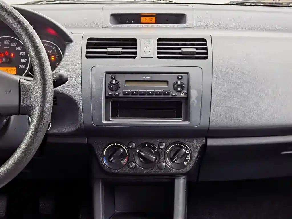 2014 Swift 1.3L Manual Standard Edition — миниатюра 12