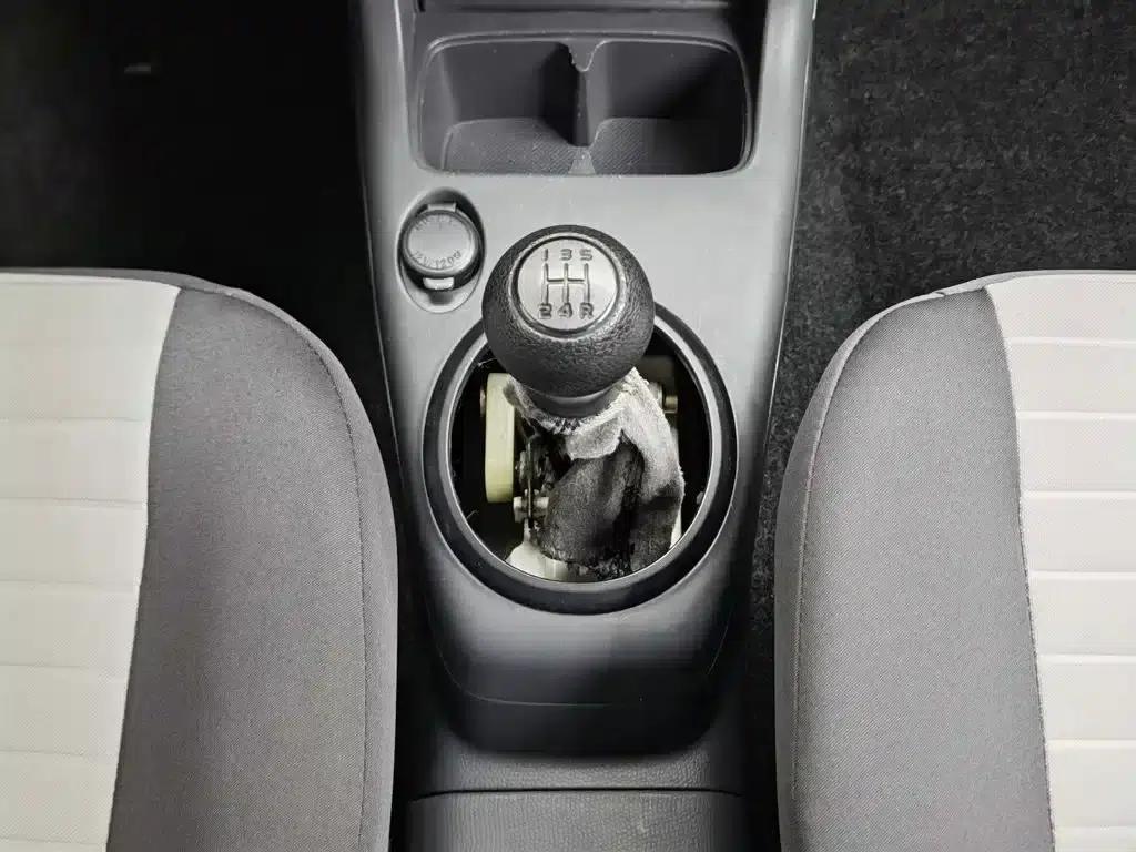 2014 Swift 1.3L Manual Standard Edition — миниатюра 13