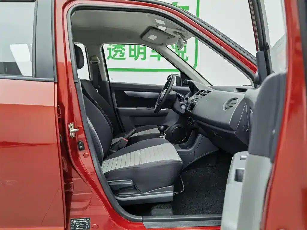 2014 Swift 1.3L Manual Standard Edition — миниатюра 23