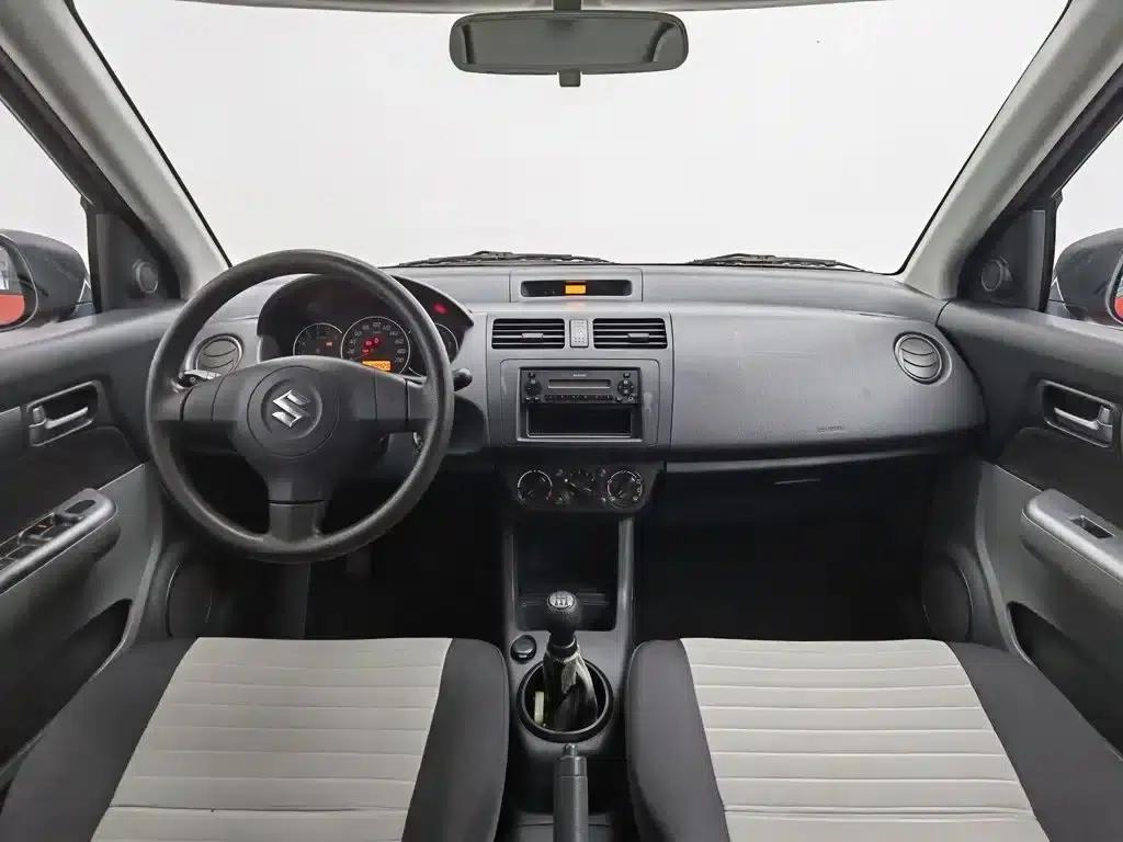 2014 Swift 1.3L Manual Standard Edition — миниатюра 5