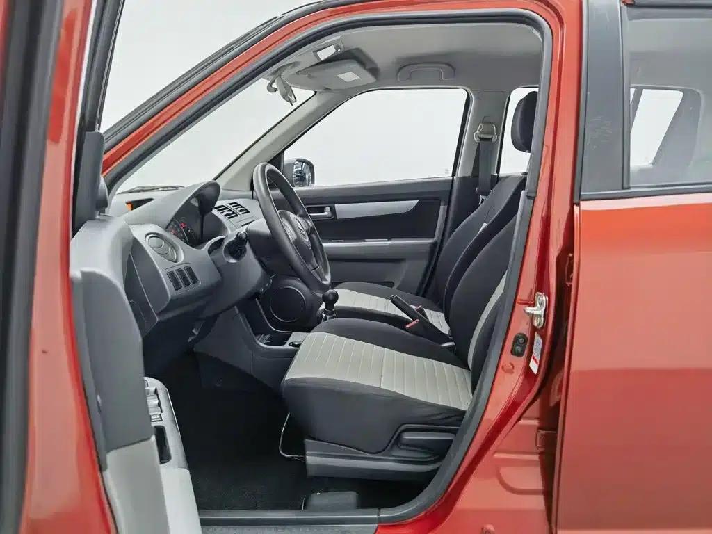 2014 Swift 1.3L Manual Standard Edition — миниатюра 10