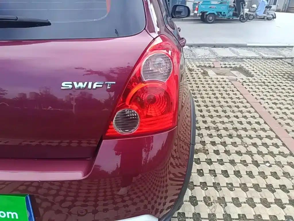 2013 Swift 1.5L Automatic 20th Anniversary Limited Edition — миниатюра 8