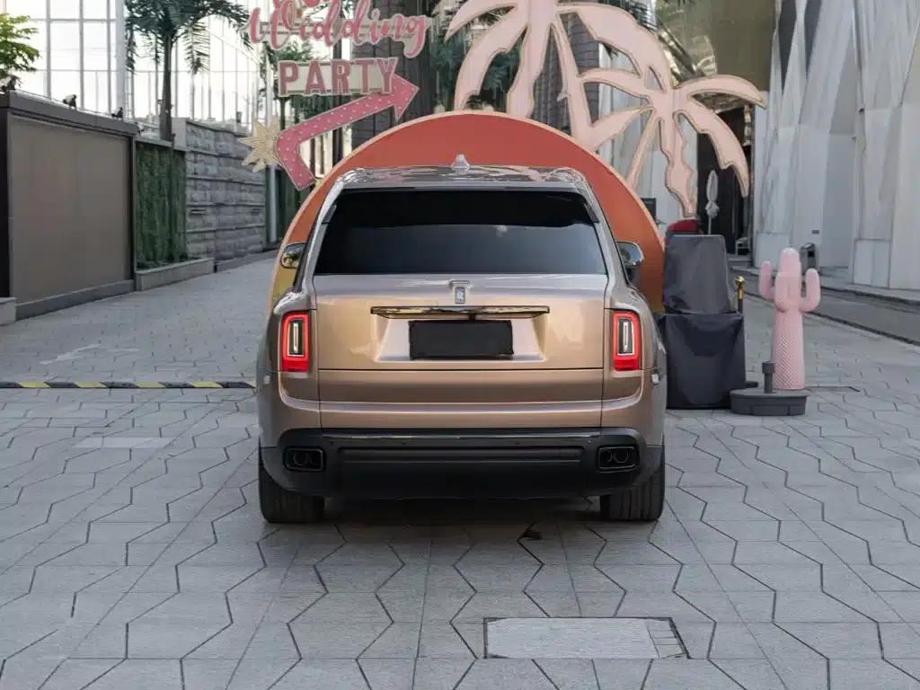 2020 Cullinan Black Badge — миниатюра 5