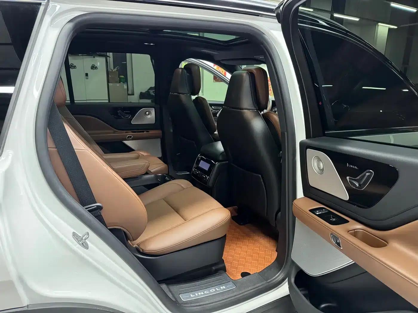 2022 Aviator 3.0T V6 AWD Executive Edition — миниатюра 9