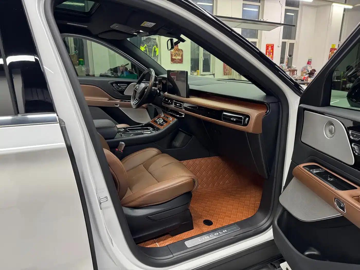 2022 Aviator 3.0T V6 AWD Executive Edition — миниатюра 10