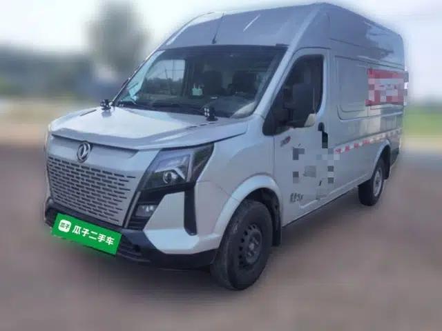 Dongfeng Yufeng 2023 V9+ 2.3T Manual Front-Drive Van Long Wheelbase High Roof 3-Seater