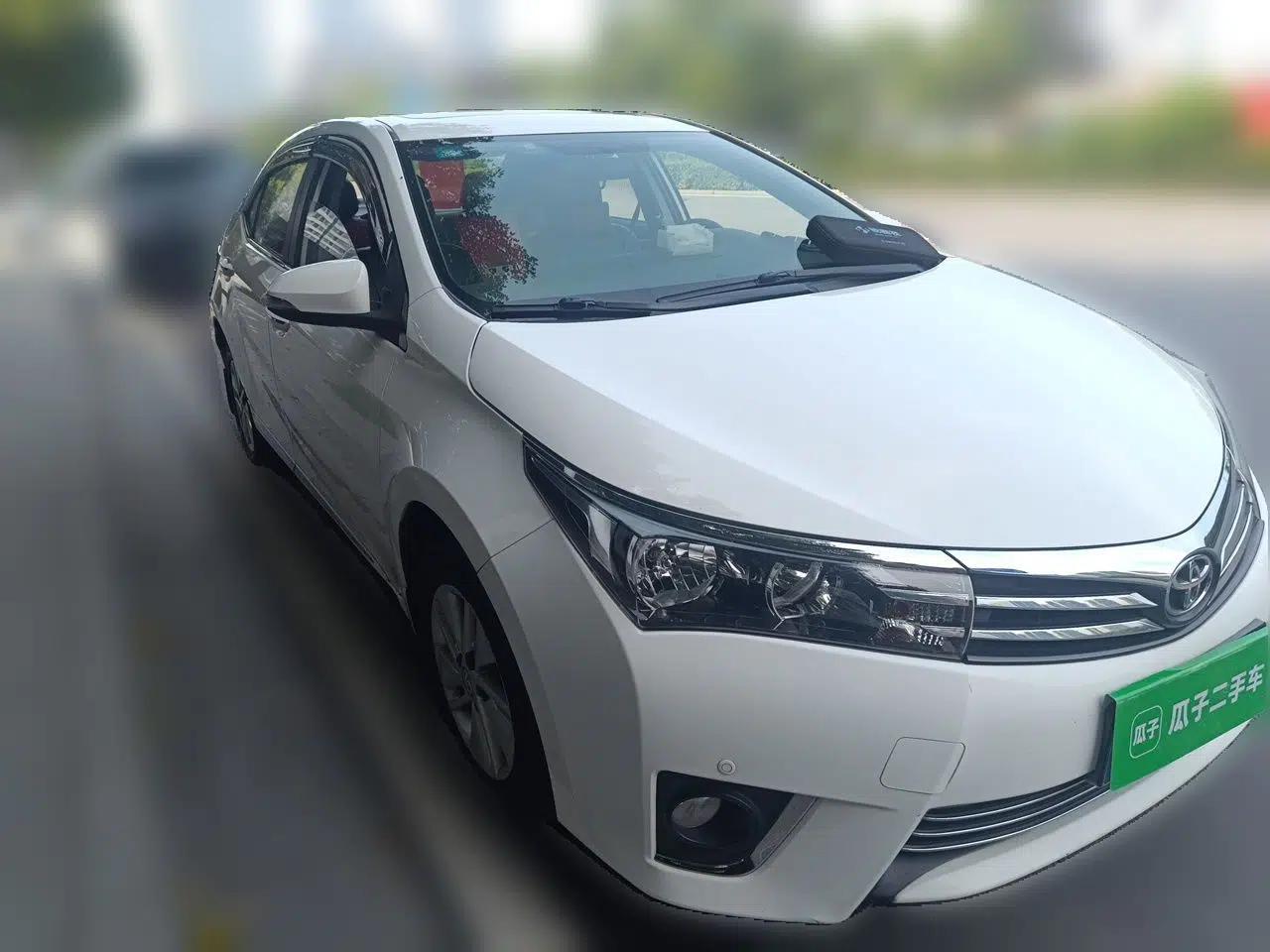 Toyota Corolla 2017 1.2T CVT GL-i — миниатюра 3