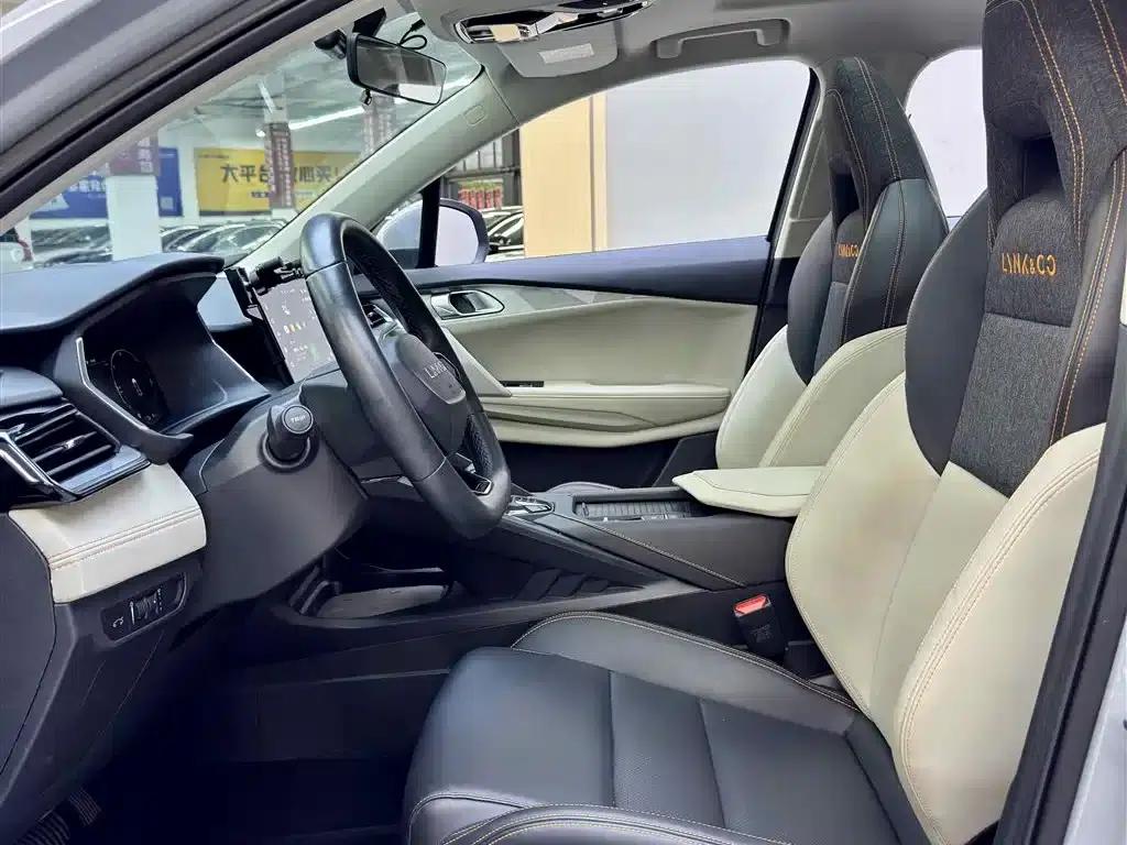 Lynk & Co 06 EM-P 2023 1.5T Remix PHEV Pro — миниатюра 8