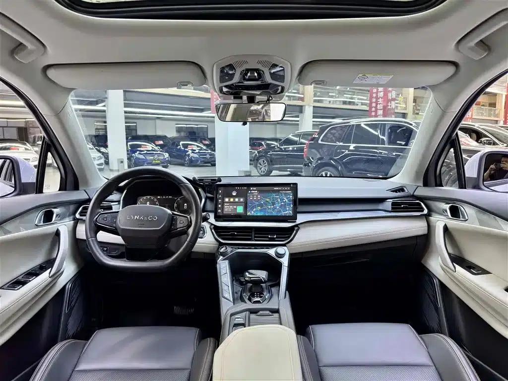 Lynk & Co 06 EM-P 2023 1.5T Remix PHEV Pro — миниатюра 9