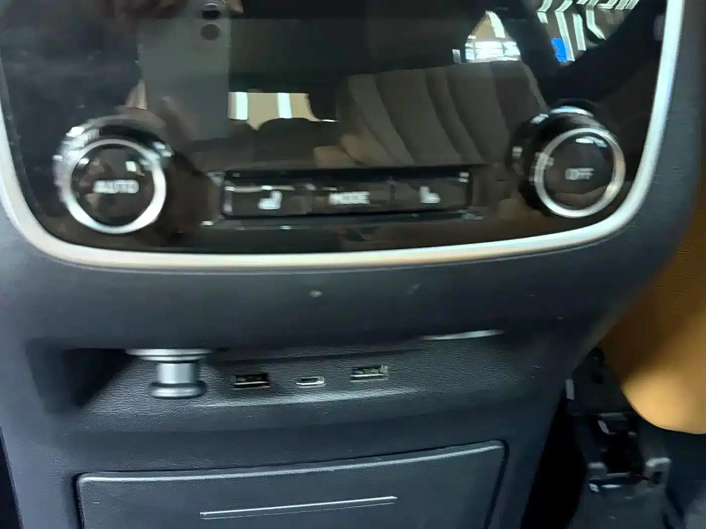 Li Auto ONE 2020 Extended Range 6-Seater — миниатюра 8