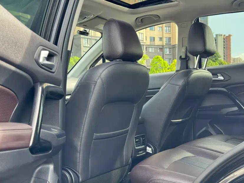 GAC Trumpchi GS4 2018 235T Automatic Two-Wheel Drive Elite Edition — миниатюра 32