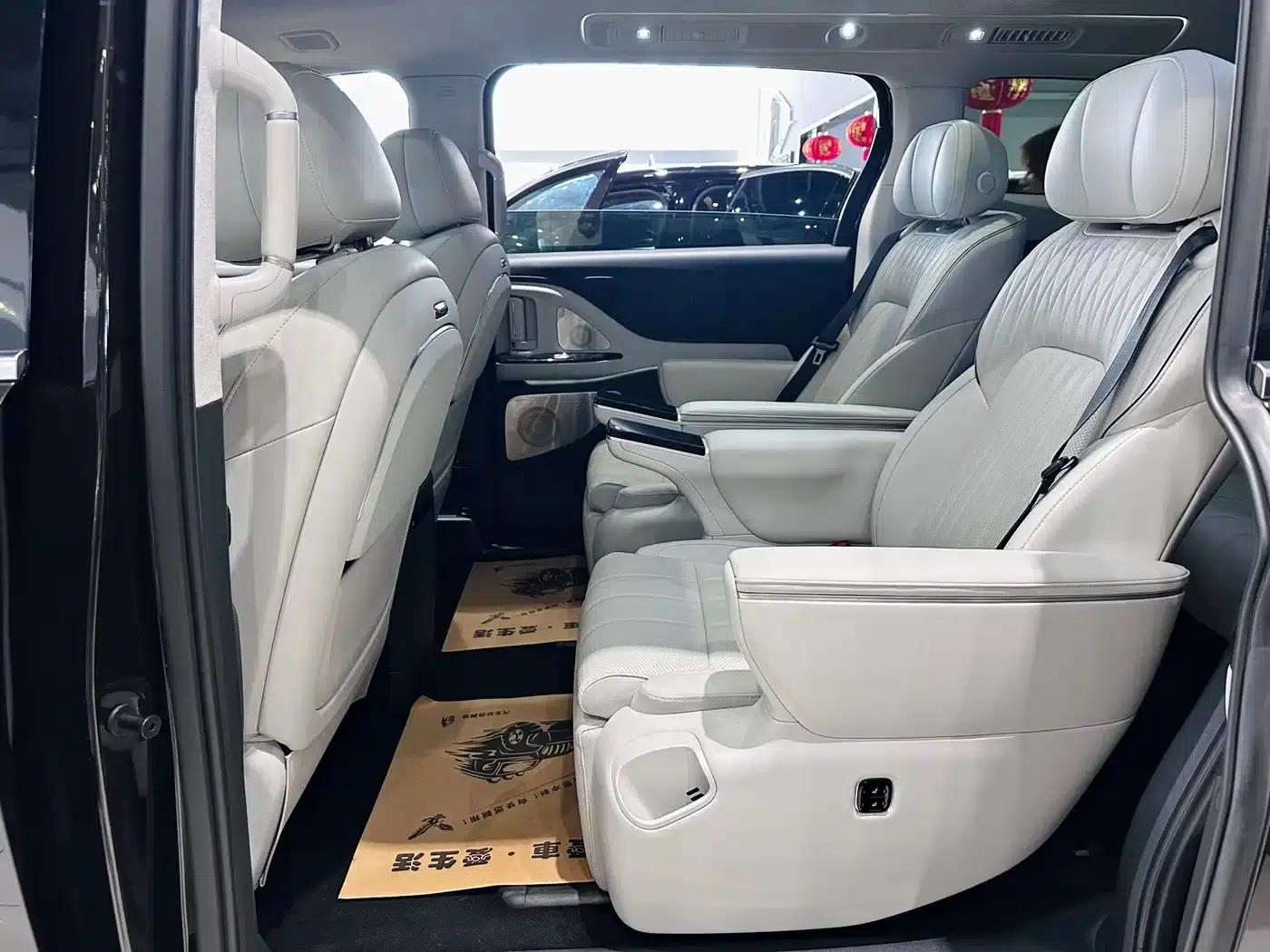 Voyah Dreamer 2025 PHEV AWD Flagship Kunpeng Edition — миниатюра 12