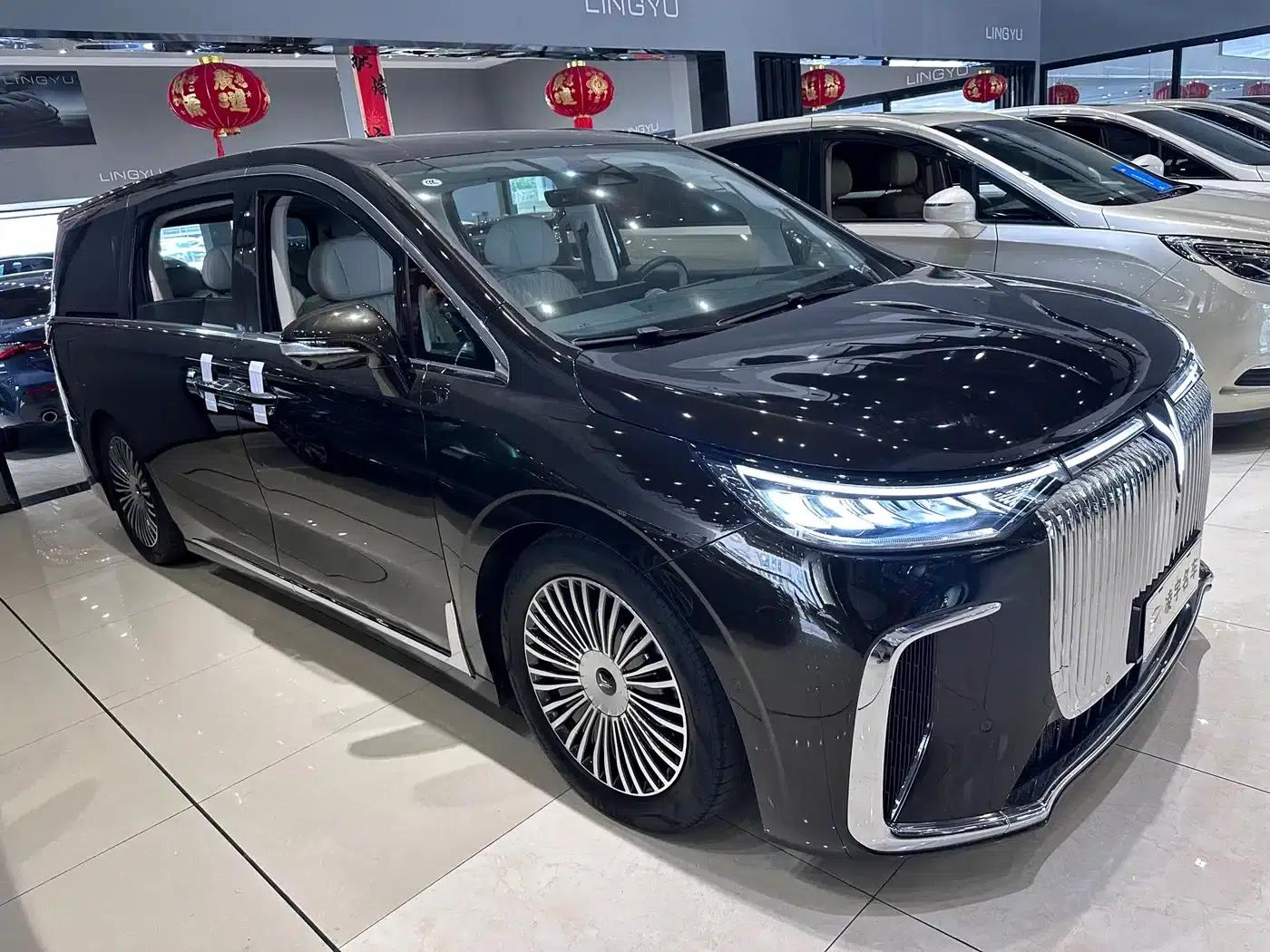 Voyah Dreamer 2025 PHEV AWD Flagship Kunpeng Edition — миниатюра 3