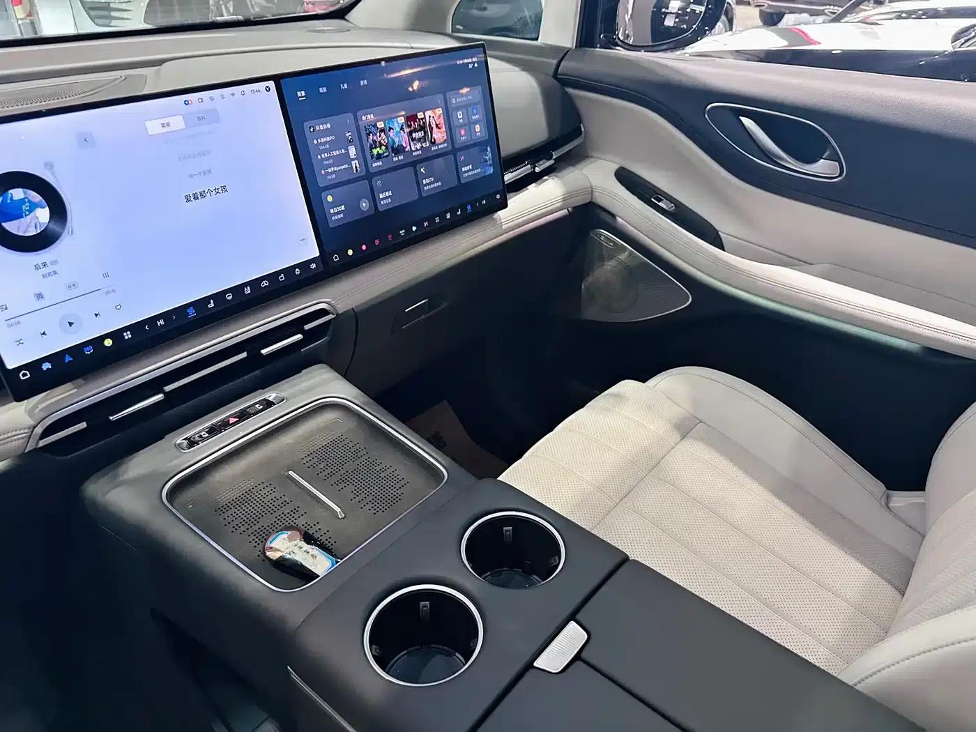Voyah Dreamer 2025 PHEV AWD Flagship Kunpeng Edition — миниатюра 7