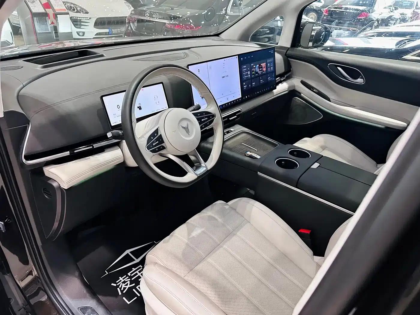 Voyah Dreamer 2025 PHEV AWD Flagship Kunpeng Edition — миниатюра 8