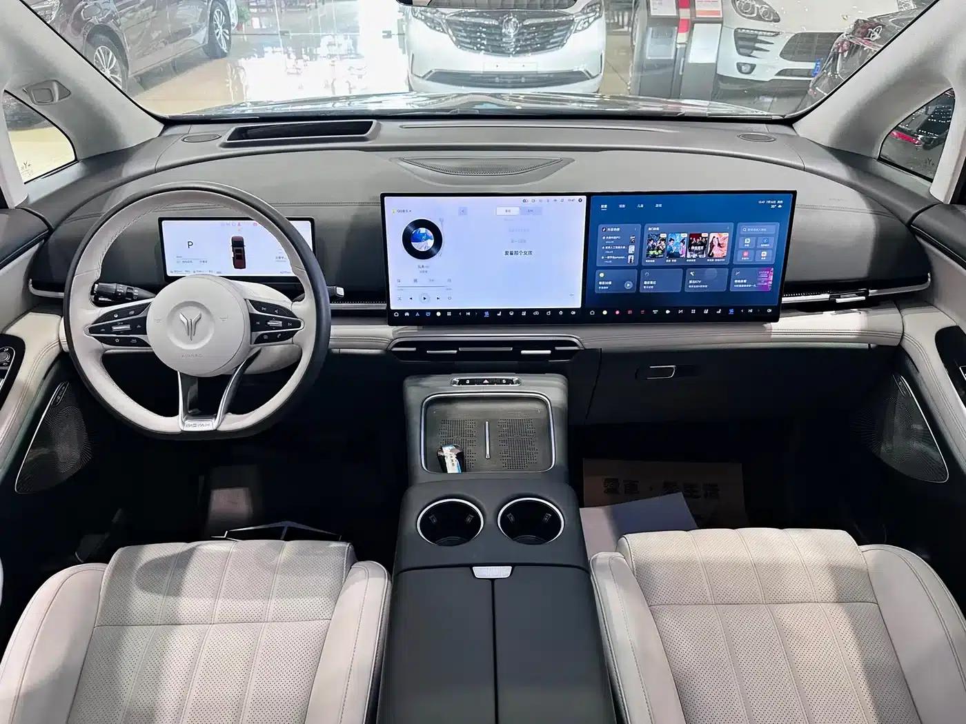 Voyah Dreamer 2025 PHEV AWD Flagship Kunpeng Edition — миниатюра 10