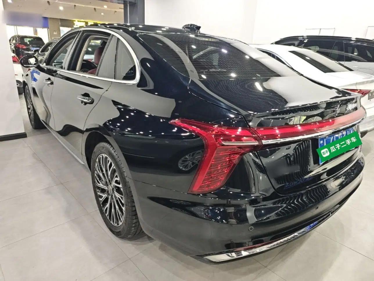 Hongqi H5 2025 2.0T Automatic Flag Edition – 500 000 Units Commemorative Version — миниатюра 4