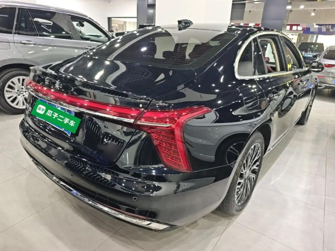 Hongqi H5 2025 2.0T Automatic Flag Edition – 500 000 Units Commemorative Version — миниатюра 6