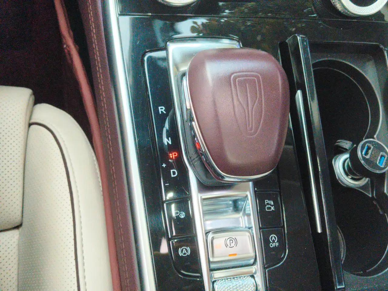 Hongqi H9 2020 2.0T Smart Connect Flagship Edition — миниатюра 14
