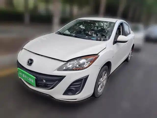 Mazda 3 Axela 2015 Sedan 1.6L Manual Comfort