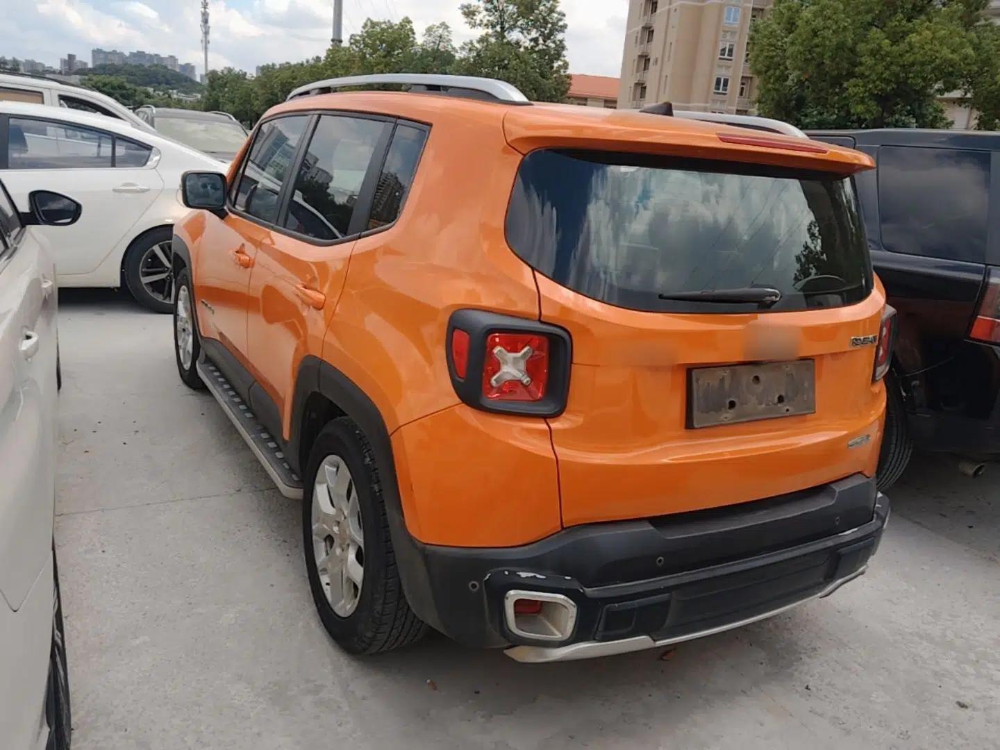 Jeep Renegade 2016 1.4T Automatic Jingneng Version+ — миниатюра 4