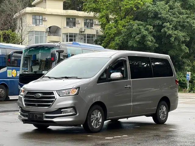 Refine M4 2017 1.9T Diesel Manual Deluxe Edition