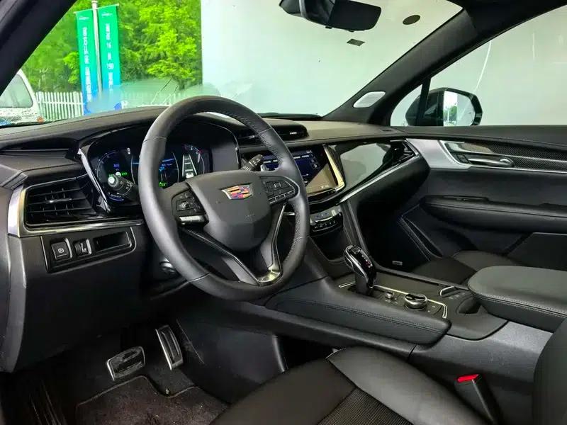 Cadillac XT6 2025 2.0T Executive Black Label Edition — миниатюра 12