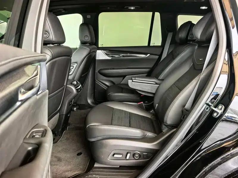 Cadillac XT6 2025 2.0T Executive Black Label Edition — миниатюра 14