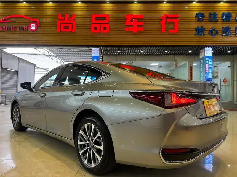 Lexus ES 2022 200 Premium Edition — миниатюра 4