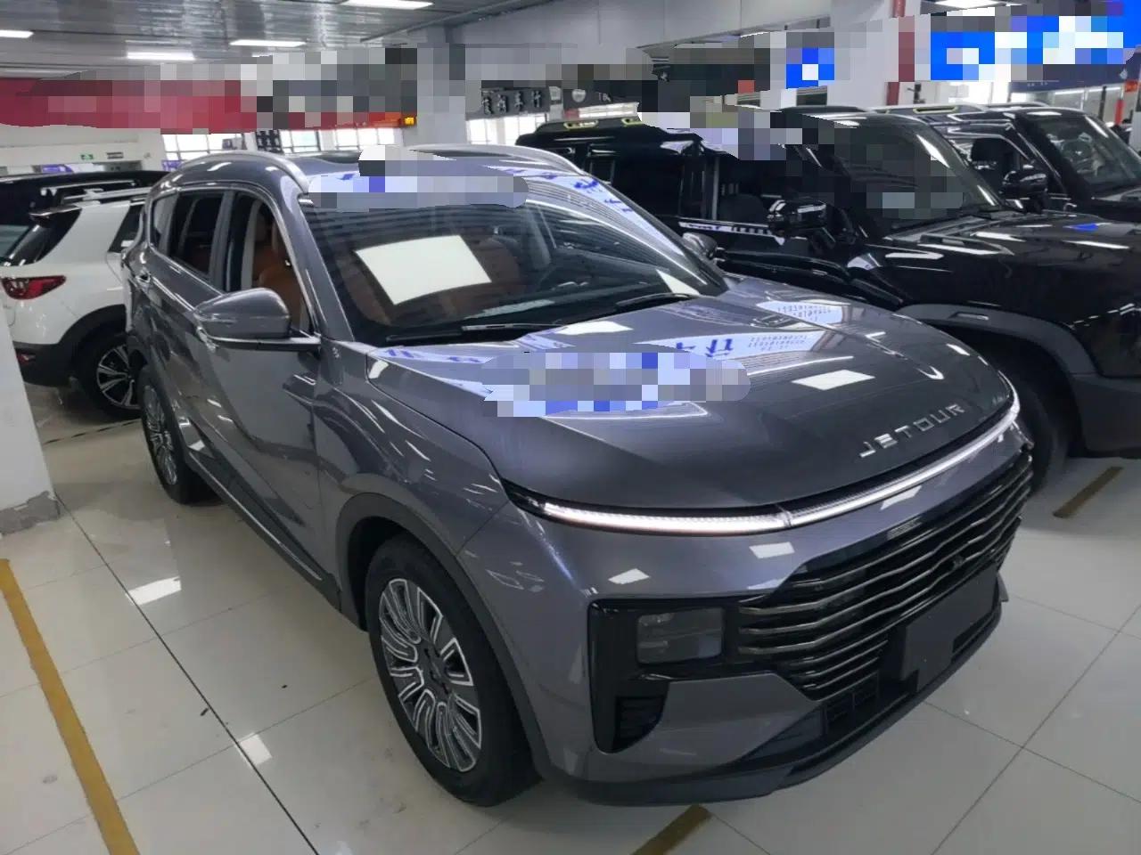 JETOUR X70 PLUS 2025 1.5T Luxury Edition 7-Seater — миниатюра 3