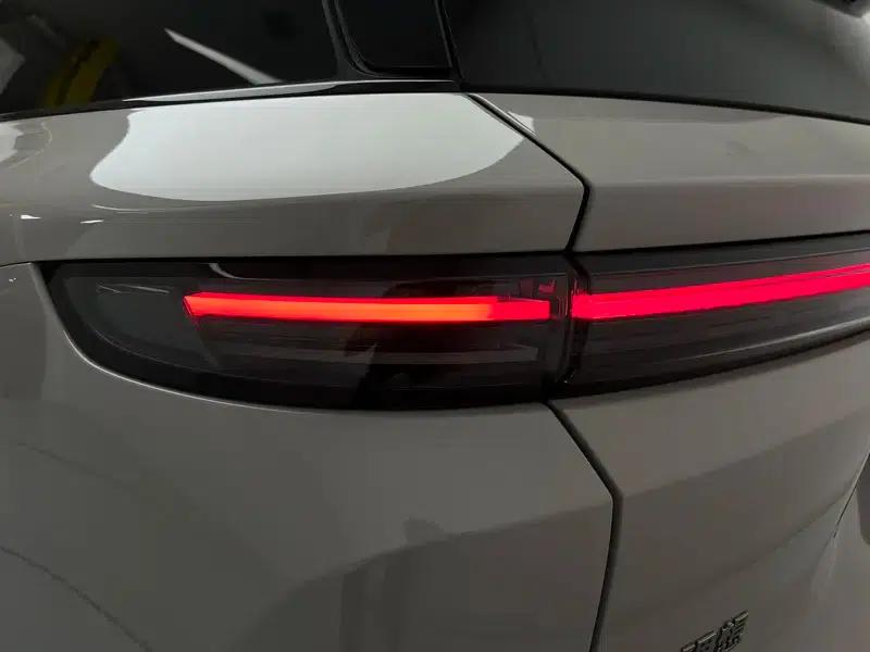 Li Auto i8 2025 Standard Edition — миниатюра 13
