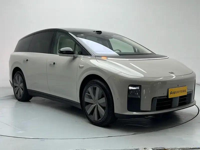 Li Auto i8 2025 Standard Edition — миниатюра 3