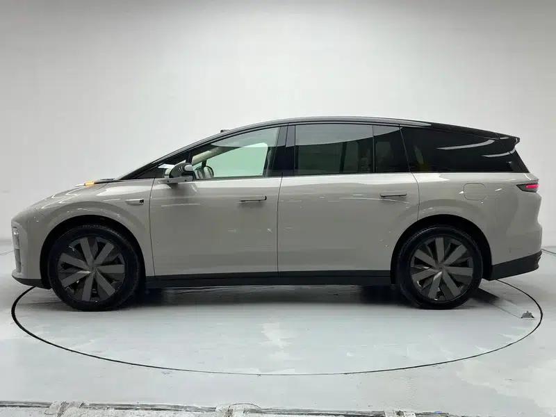 Li Auto i8 2025 Standard Edition — миниатюра 4