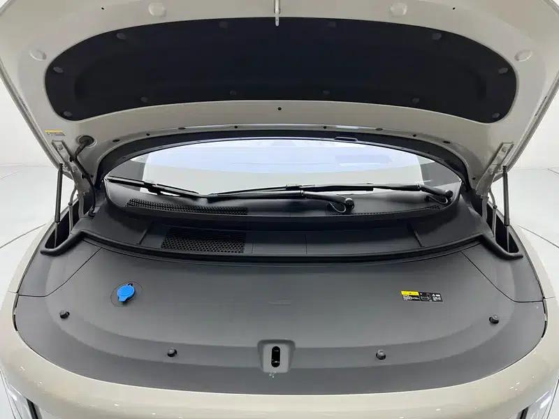 Li Auto i8 2025 Standard Edition — миниатюра 10
