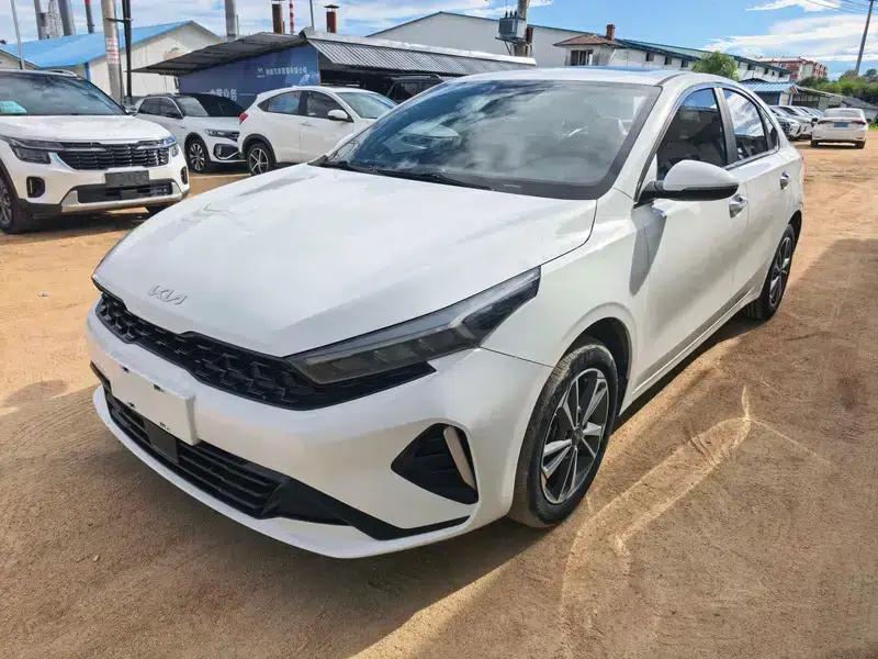 Kia K3 2023 1.5L IVT Luxury Edition — миниатюра 1