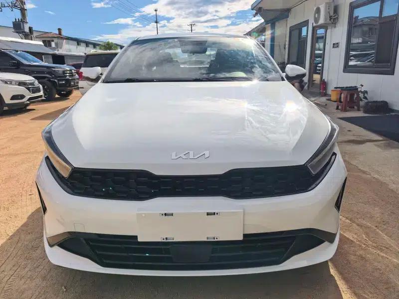 Kia K3 2023 1.5L IVT Luxury Edition — миниатюра 2