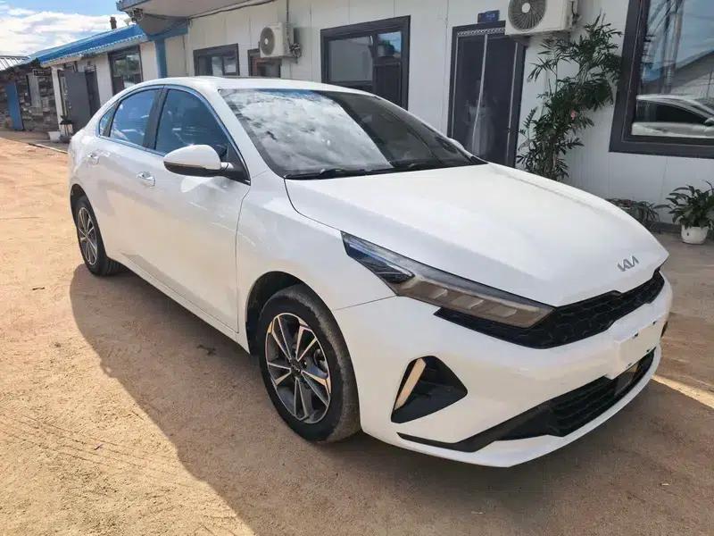 Kia K3 2023 1.5L IVT Luxury Edition — миниатюра 3