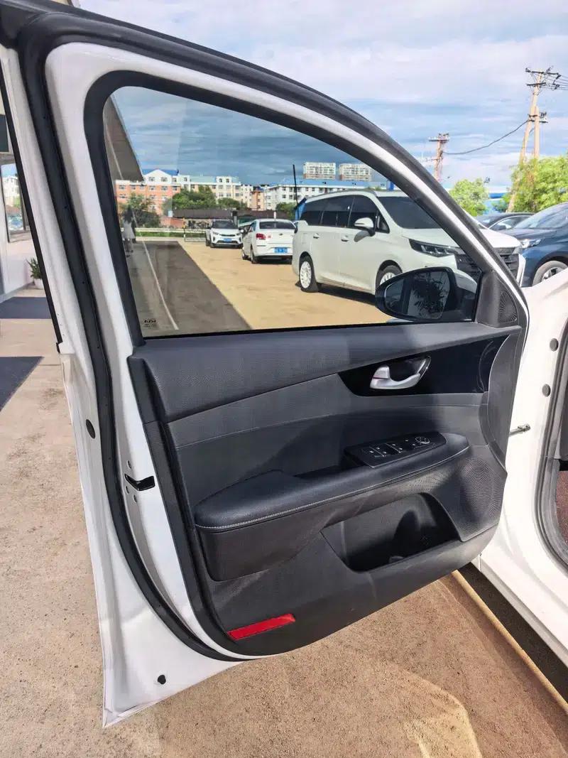 Kia K3 2023 1.5L IVT Luxury Edition — миниатюра 21