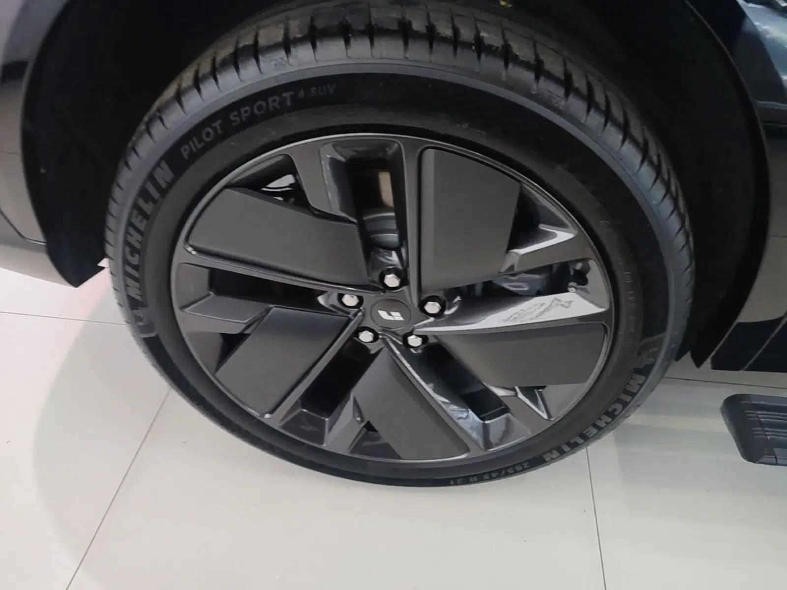 Li Auto L7 2025 Max Smart Refresh Edition — миниатюра 11