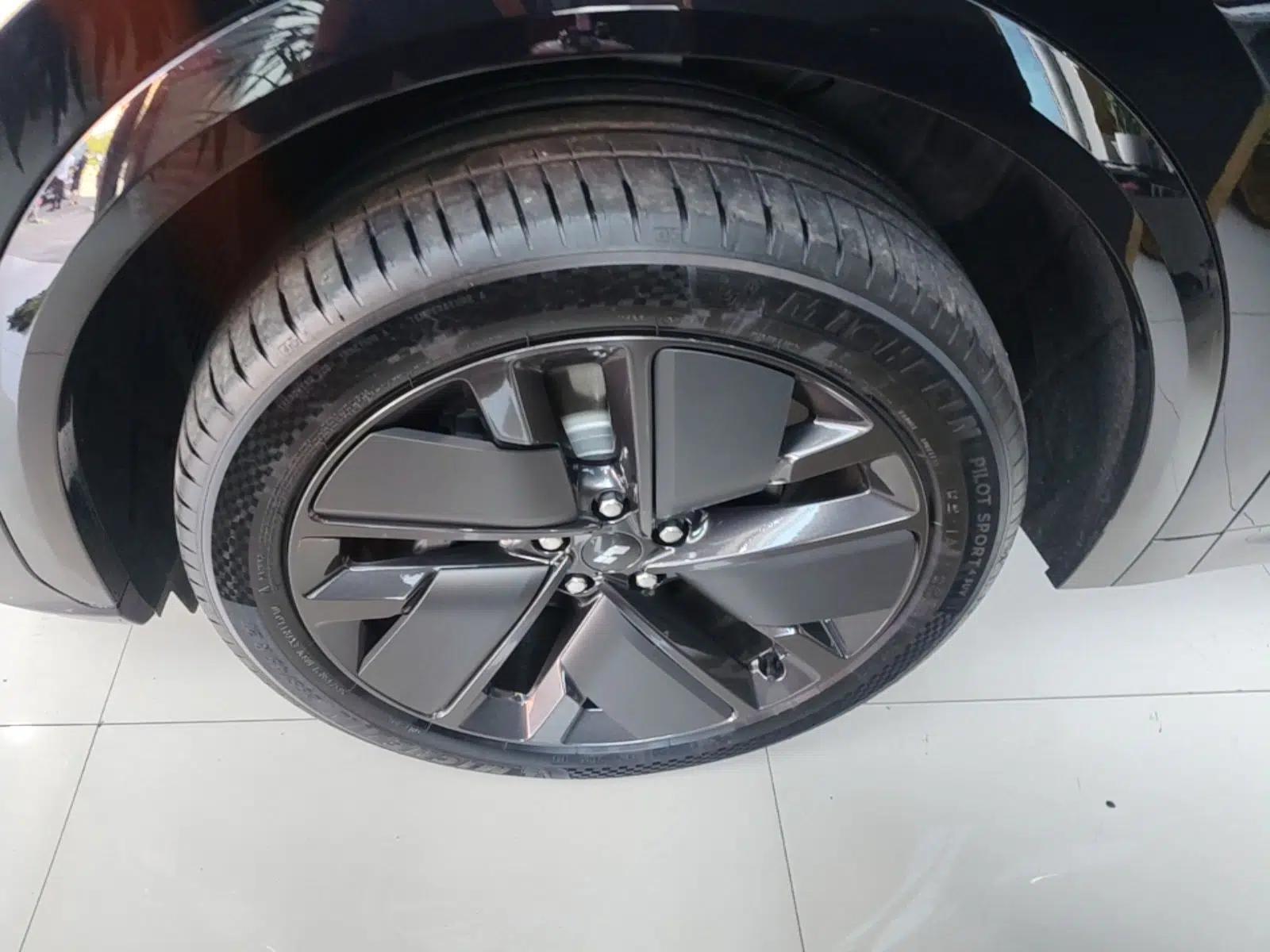 Li Auto L7 2025 Max Smart Refresh Edition — миниатюра 10