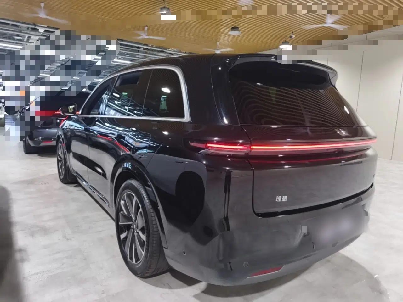 Li Auto L8 2025 Max Smart Refresh Edition — миниатюра 4
