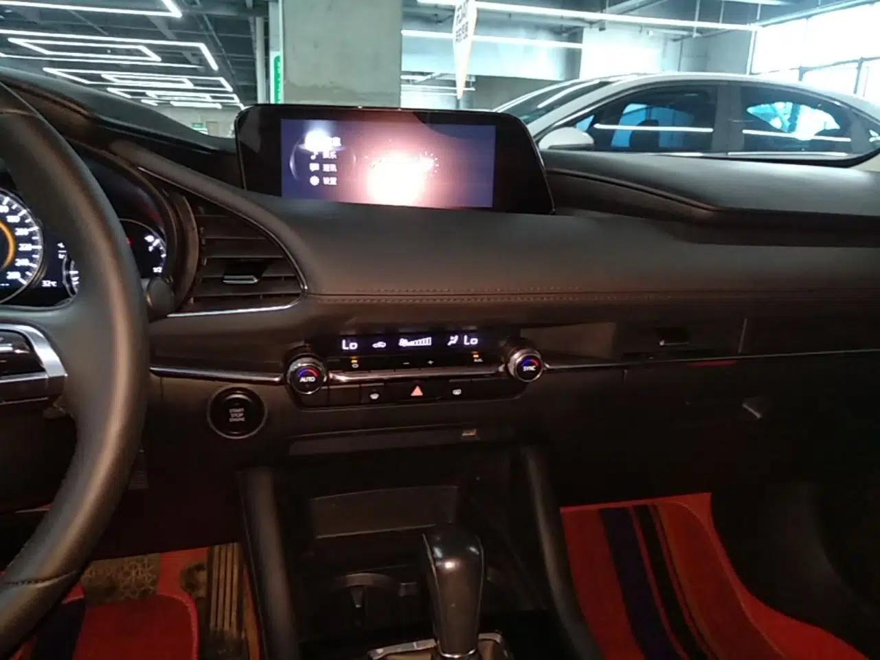 Mazda 3 Axela 2022 2.0L Automatic ZhiXuan Edition — миниатюра 20