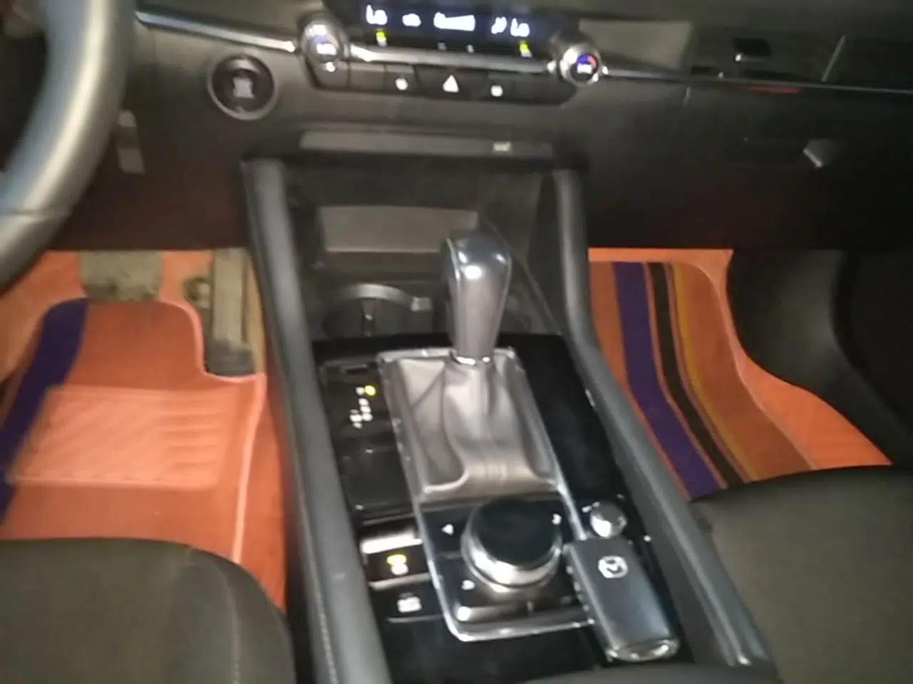 Mazda 3 Axela 2022 2.0L Automatic ZhiXuan Edition — миниатюра 21