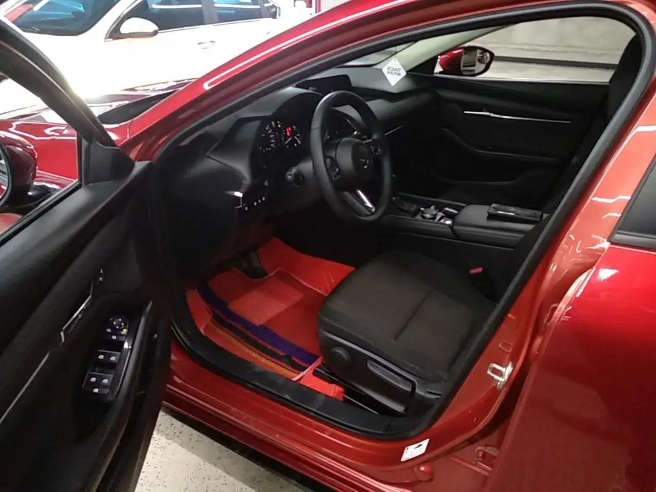 Mazda 3 Axela 2022 2.0L Automatic ZhiXuan Edition — миниатюра 23