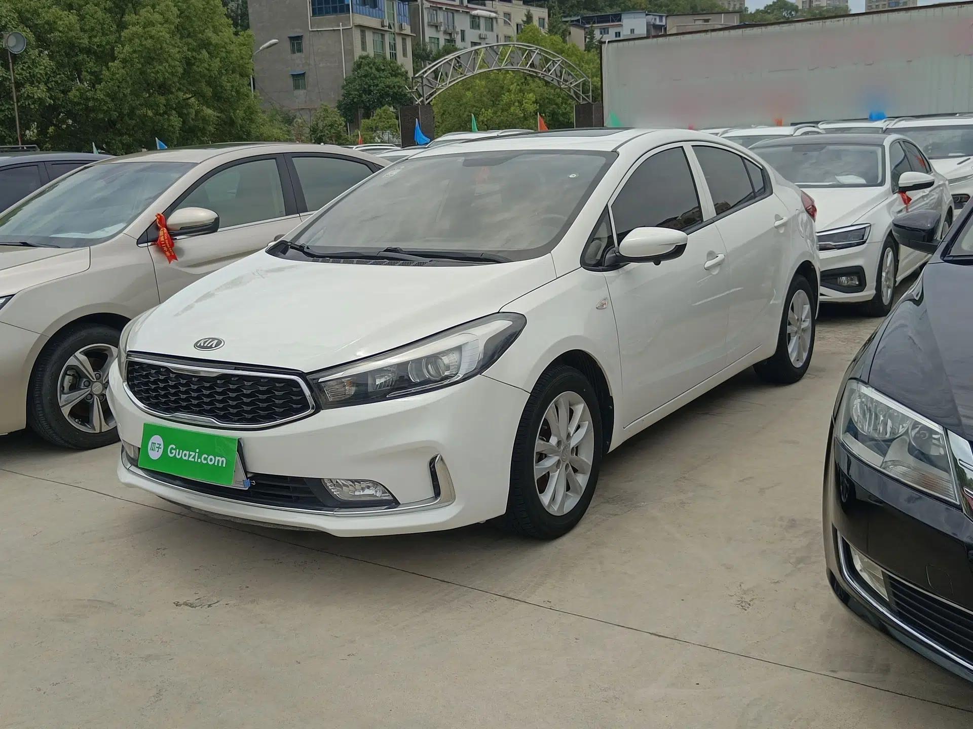 Kia K3 2017 1.6L Automatic 15th Anniversary Special Edition GLS — миниатюра 1