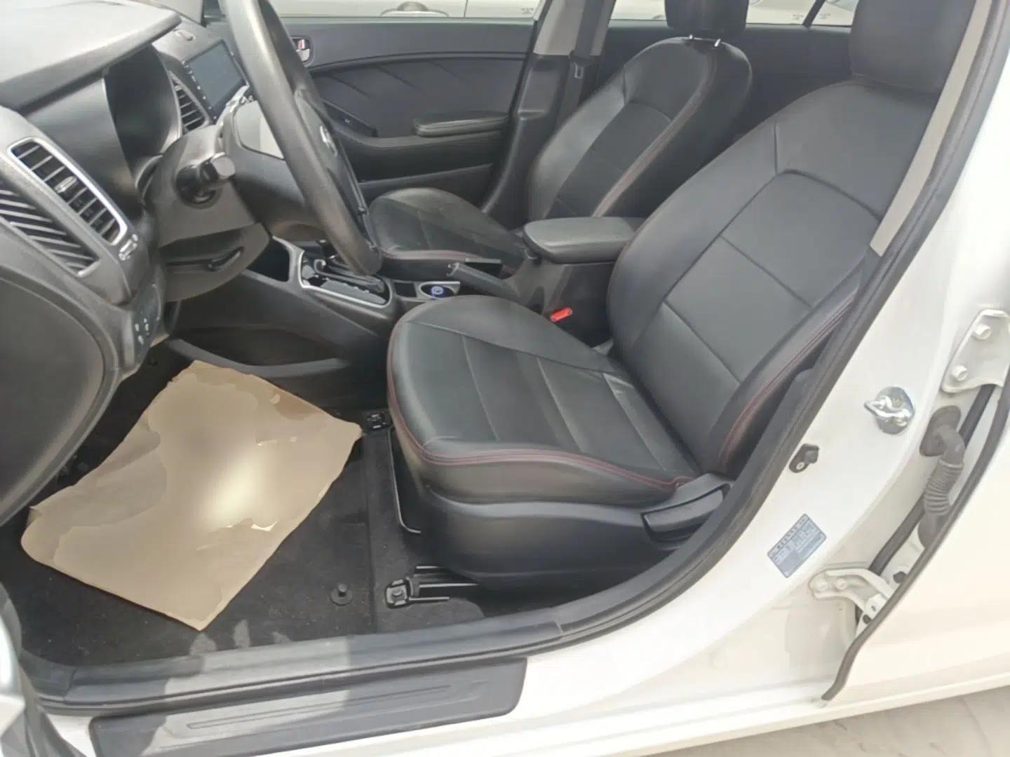 Kia K3 2017 1.6L Automatic 15th Anniversary Special Edition GLS — миниатюра 17