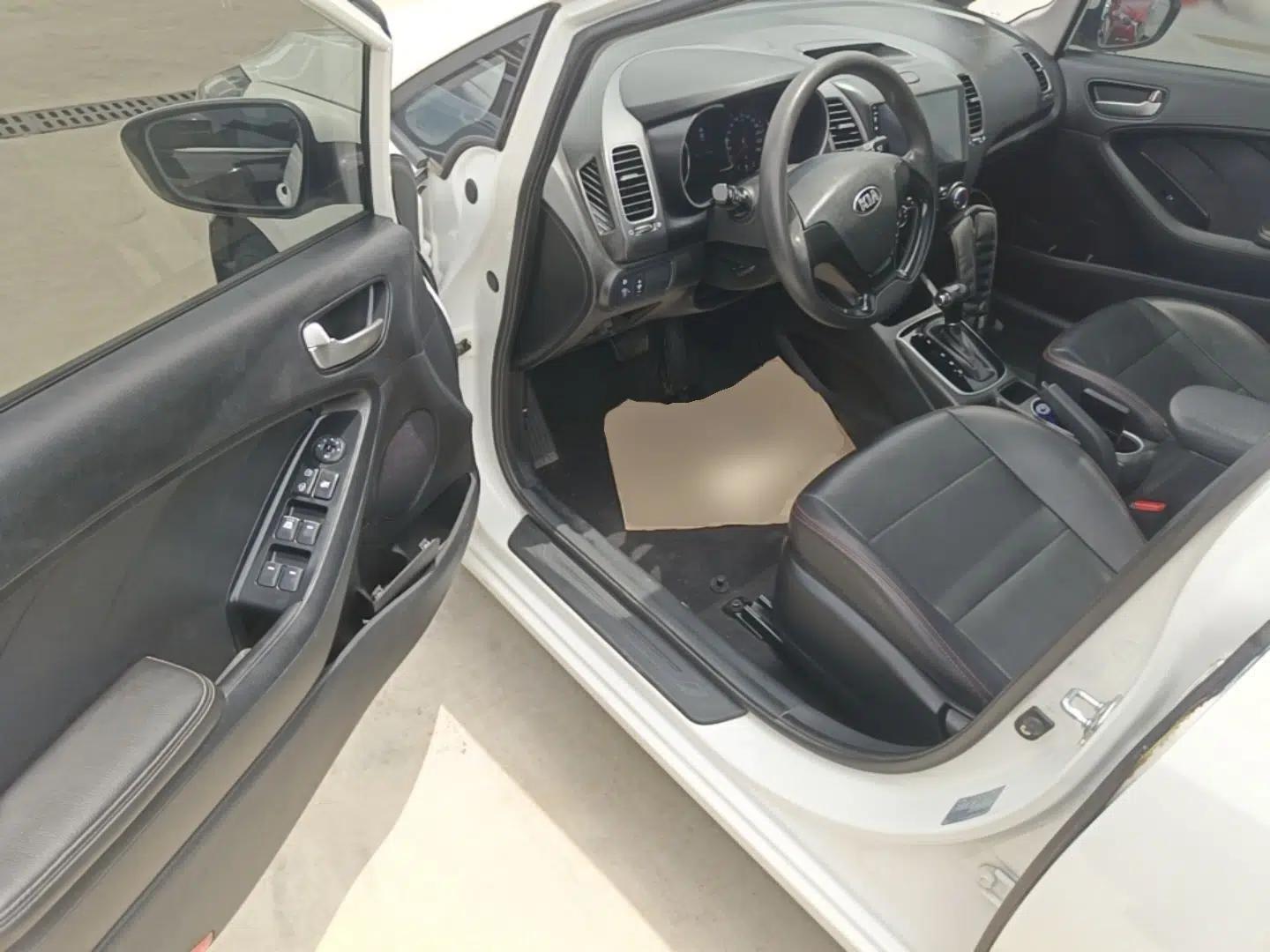 Kia K3 2017 1.6L Automatic 15th Anniversary Special Edition GLS — миниатюра 18