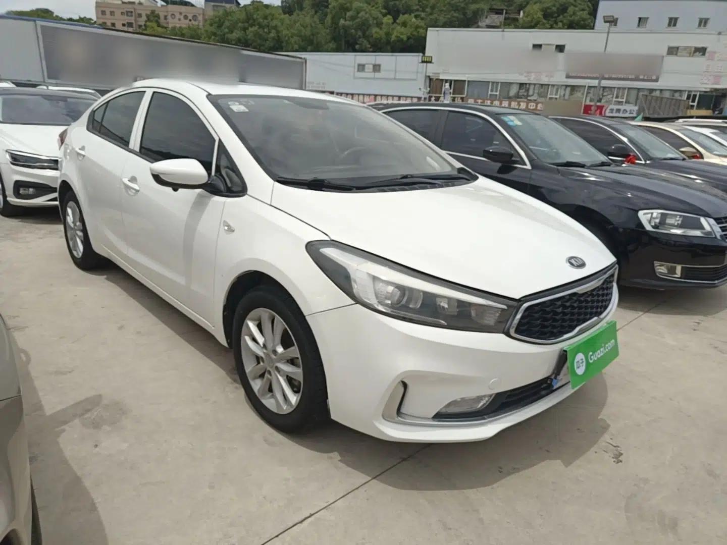 Kia K3 2017 1.6L Automatic 15th Anniversary Special Edition GLS — миниатюра 3