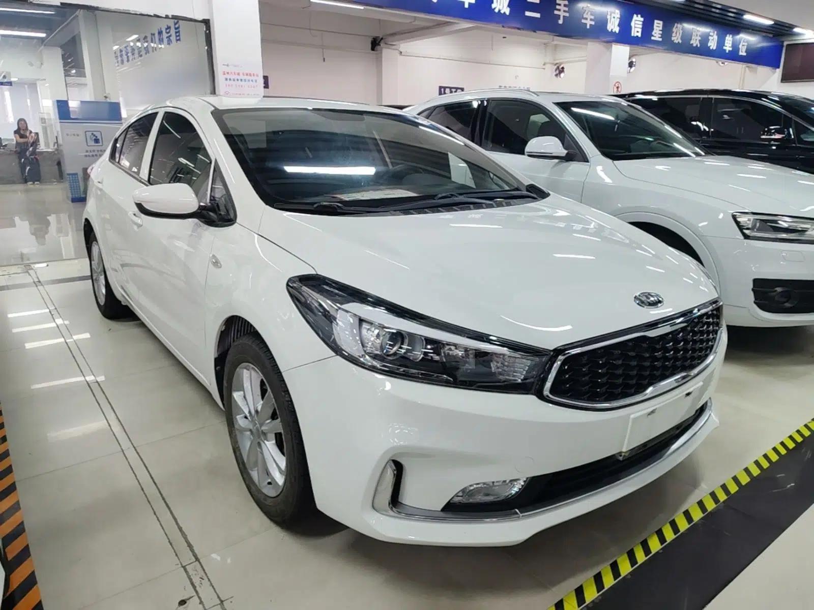 Kia K3 2016 1.6L Automatic with Sunroof — миниатюра 3