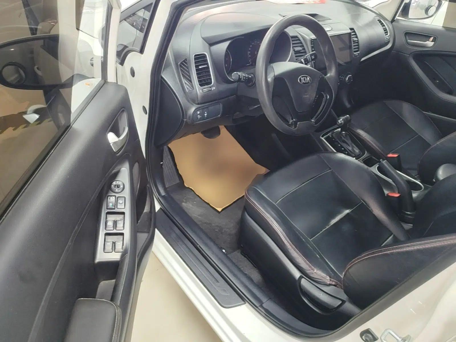 Kia K3 2016 1.6L Automatic with Sunroof — миниатюра 23